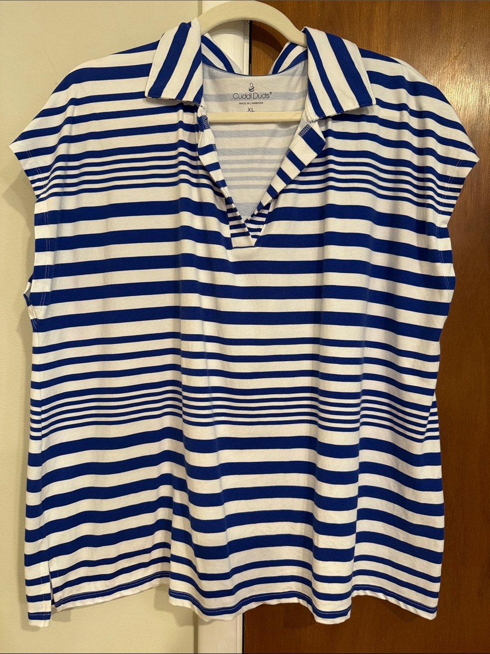 Cuddl Duds Blue and White Striped short-Sleeve Top
